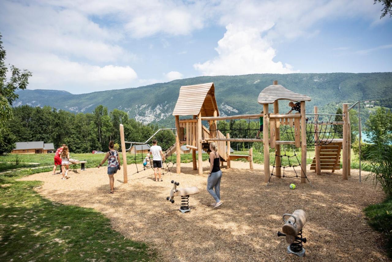 Saint-Alban-de-Montbel Huttopia Lac D'Aiguebelette מראה חיצוני תמונה